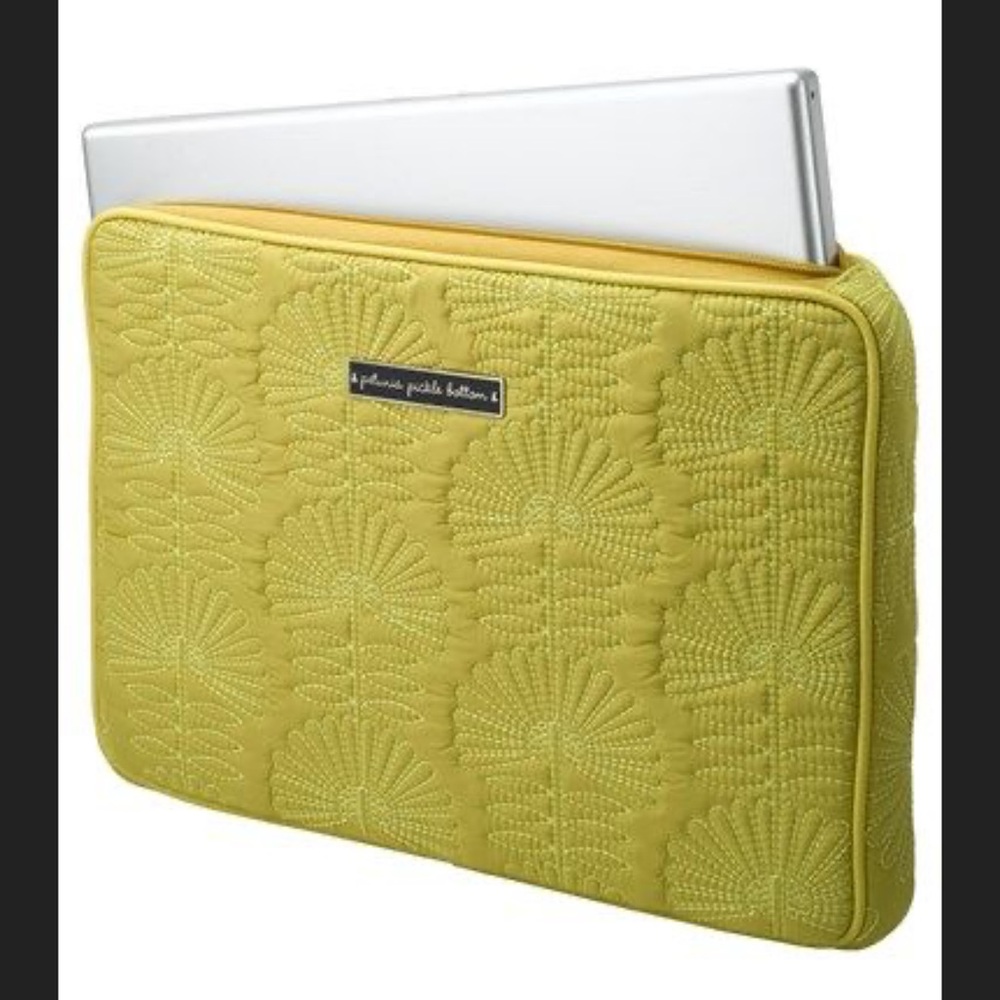 NWT PPB Carried Away Union Square Stop Laptop Case
